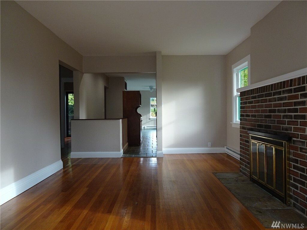 Property Photo:  12002 Pinehurst Wy NE  WA 98125 