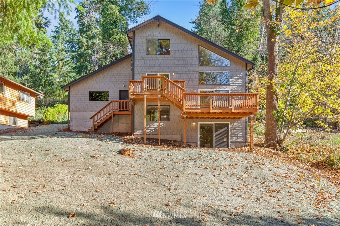 Property Photo:  235 210th Avenue NE  WA 98074 