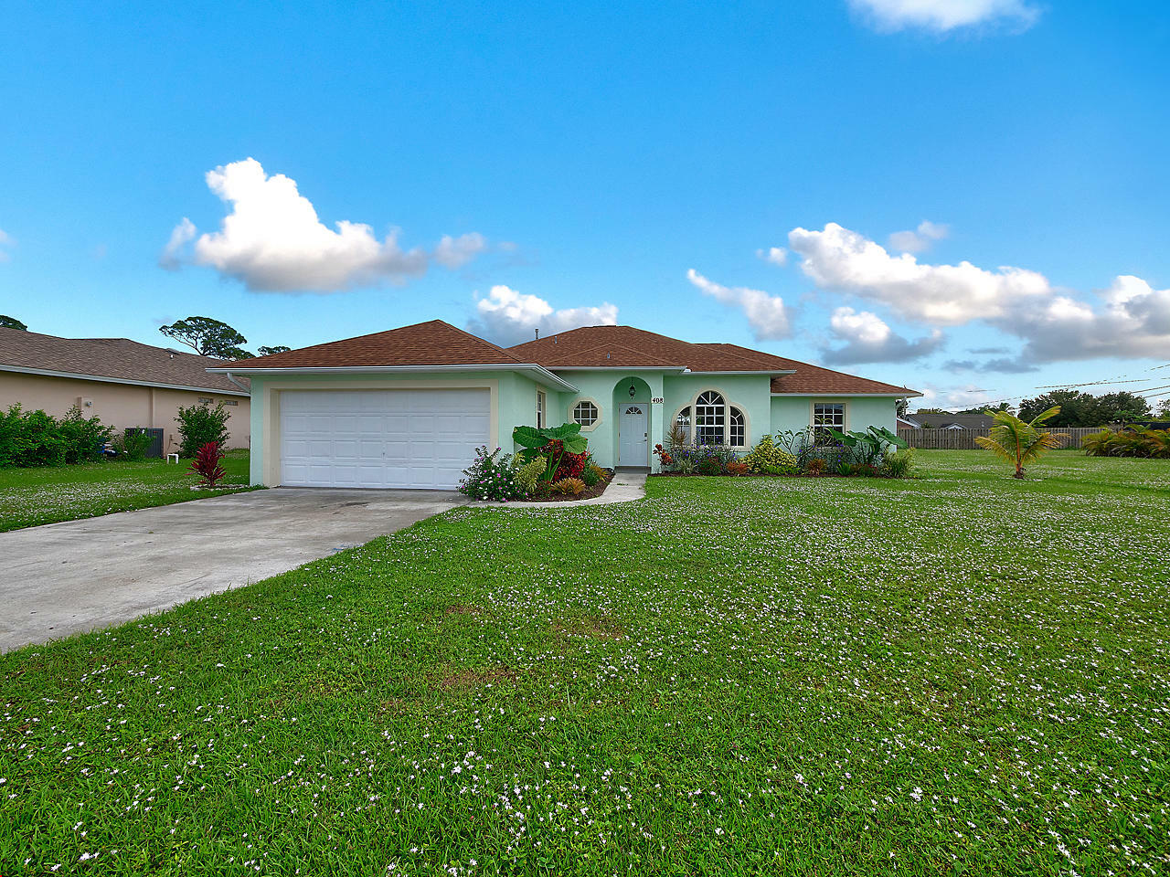 Property Photo:  408 SE Gasparilla Avenue  FL 34983 