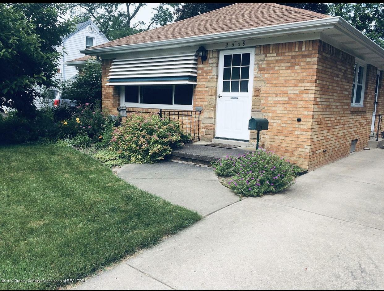 Property Photo: 2509 Wellington Road MI 48910