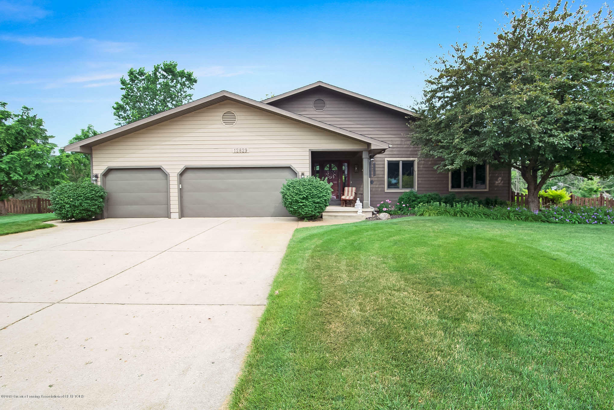 Property Photo:  12829 Silver Ridge Drive  MI 48837 