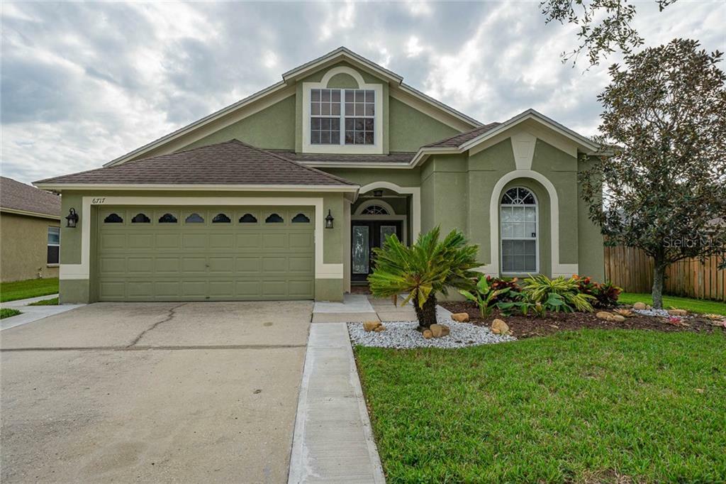 Property Photo:  6717 Guilford Crest Drive  FL 33572 