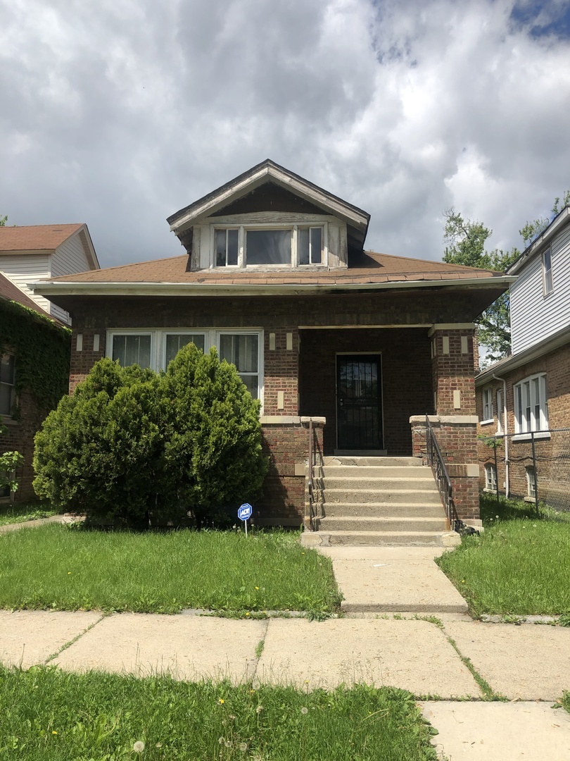 Property Photo:  8752 South Sangamon Street  IL 60620 