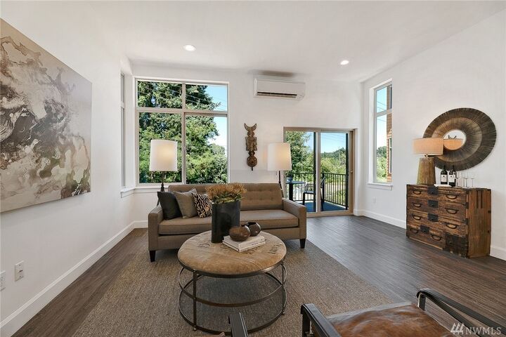 Property Photo: 18260 73rd Avenue NE 101 WA 98028