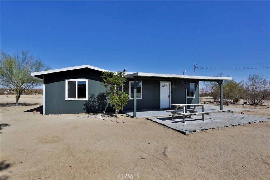 Property Photo:  65006 Giant Rock Road  CA 92252 
