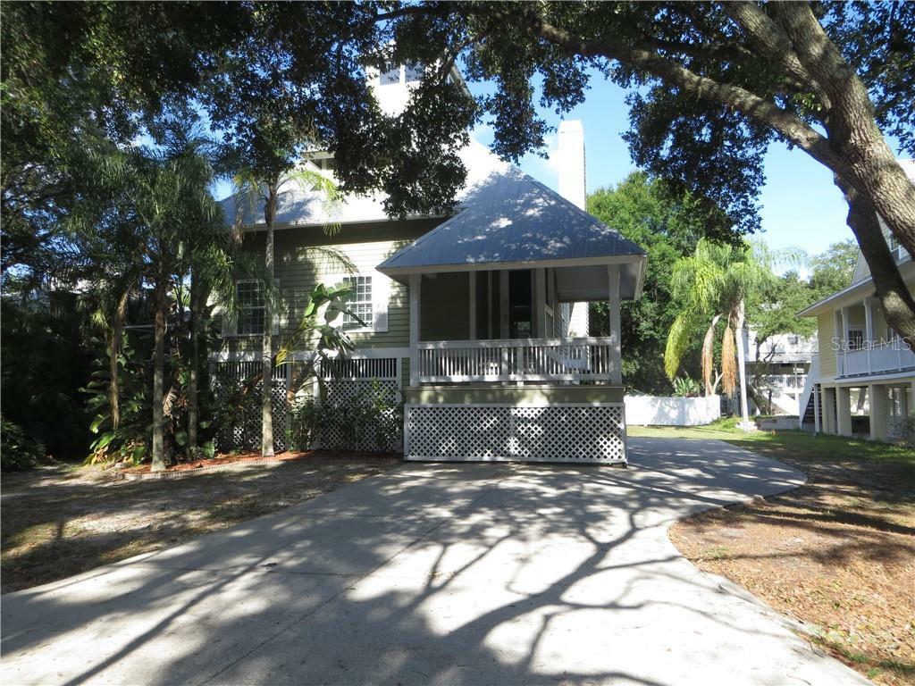 Property Photo:  7808 Bay Drive  FL 33635 