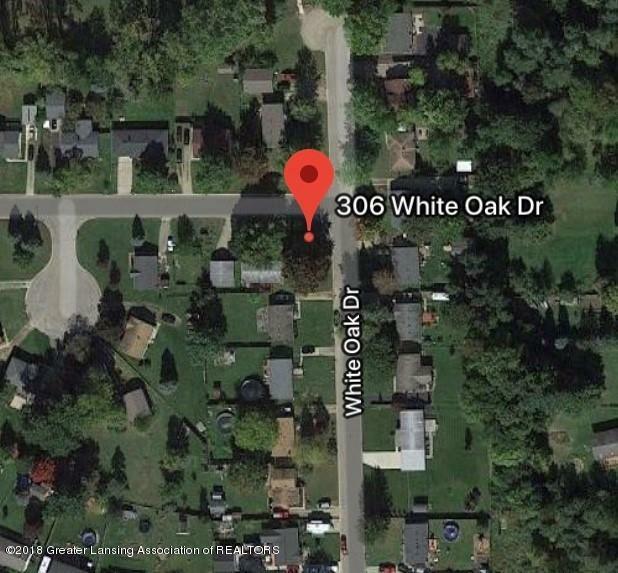 Property Photo:  306 White Oak Drive  MI 48872 