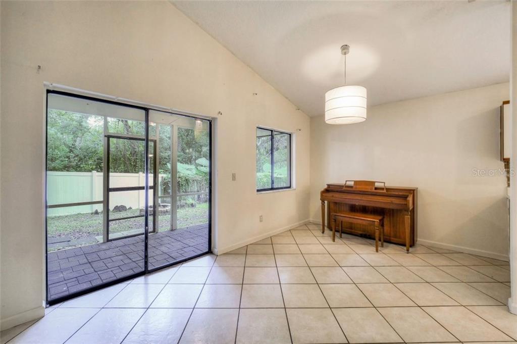 Property Photo: 1710 Waterbeach Court FL 32703