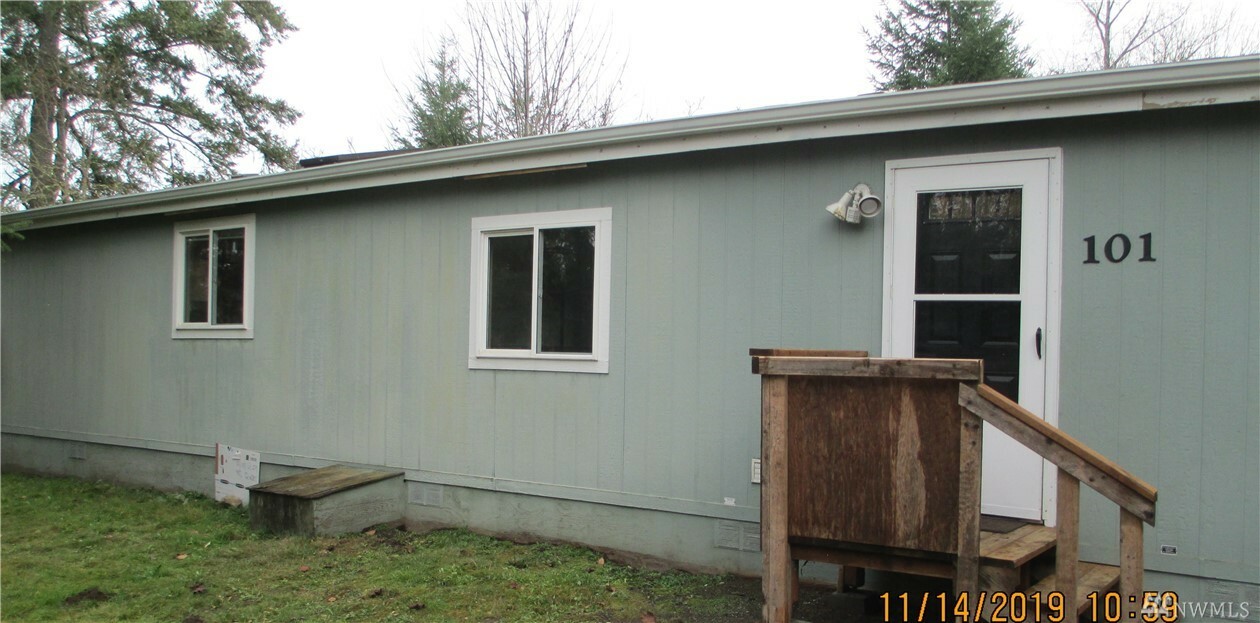 Property Photo:  101 Meadow Rd SE  WA 98576 