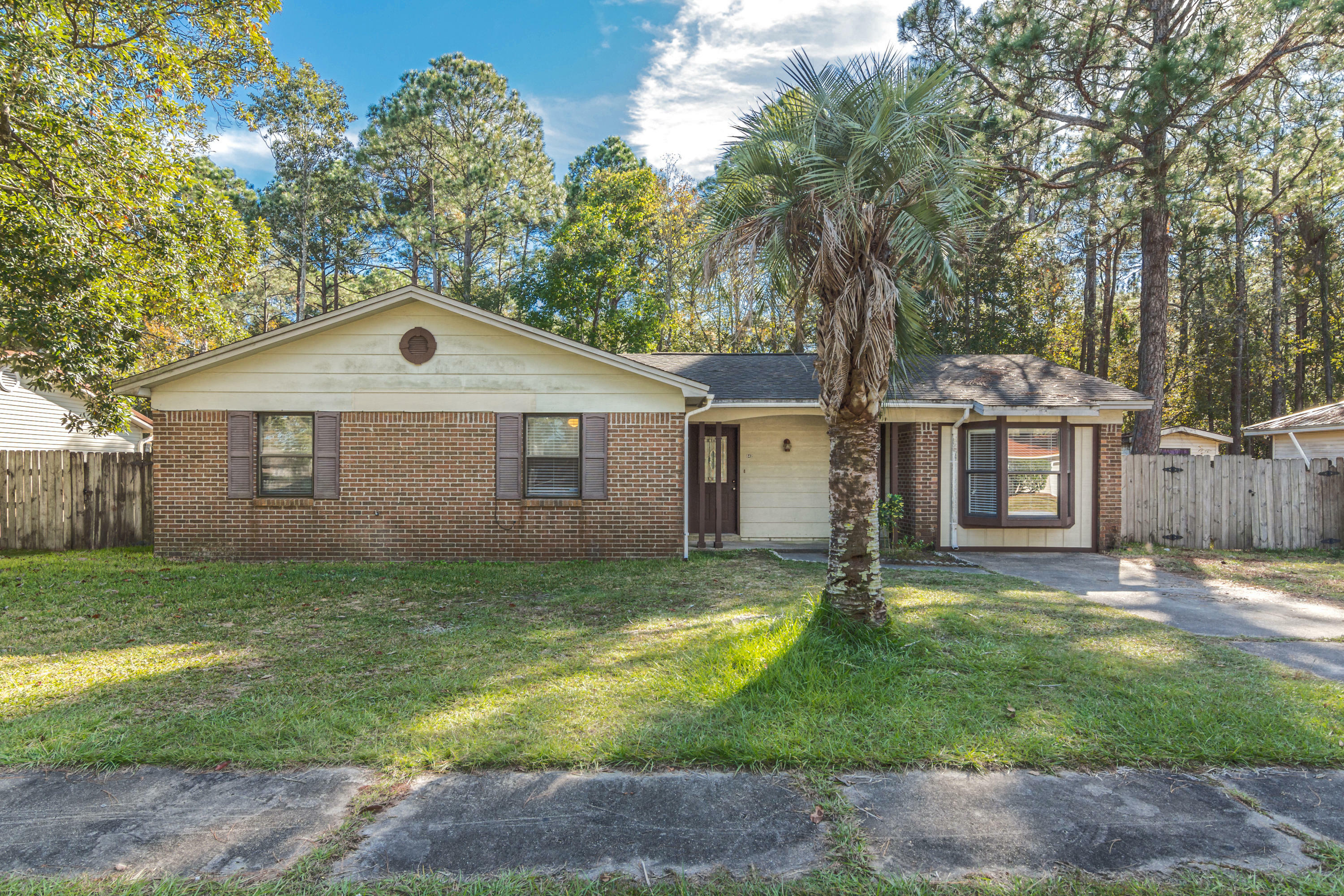 Property Photo:  842 Meadow Lane  FL 32547 