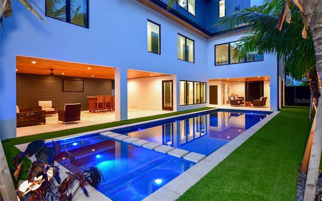 Property Photo: 315 N Bay Boulevard FL 34216