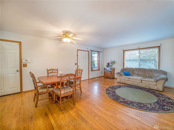 Property Photo:  703  21st Place  WA 98290 