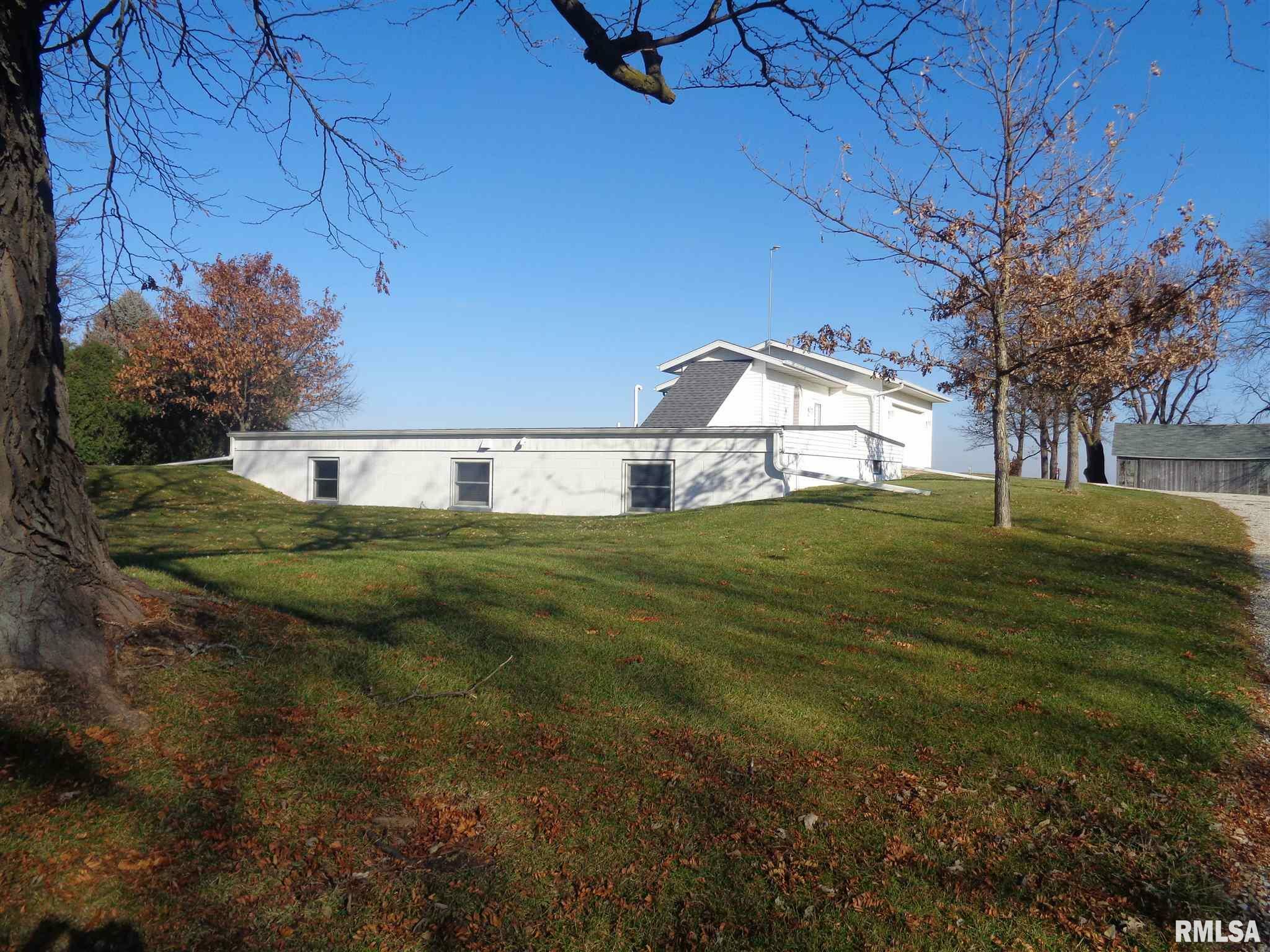 Property Photo: 370 State Route 40 IL 61526
