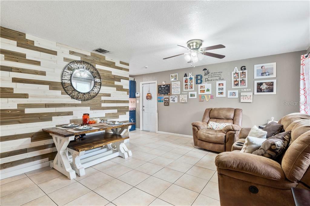 Property Photo:  2441 Whitman Street  FL 33765 