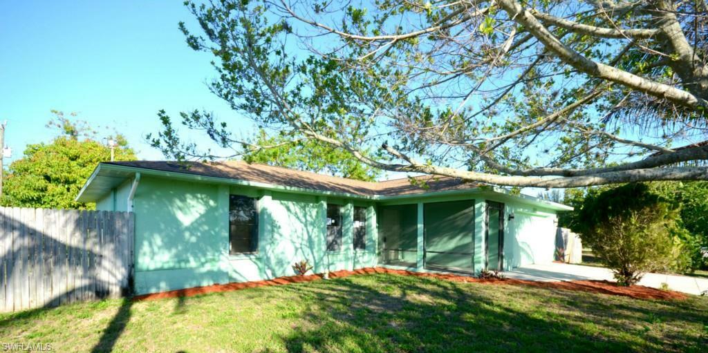 Property Photo:  2327 SW 5th Avenue  FL 33991 