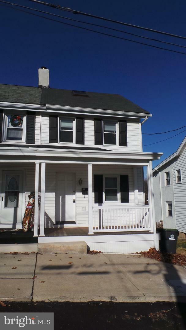 Property Photo:  19 E High Street  PA 19460 