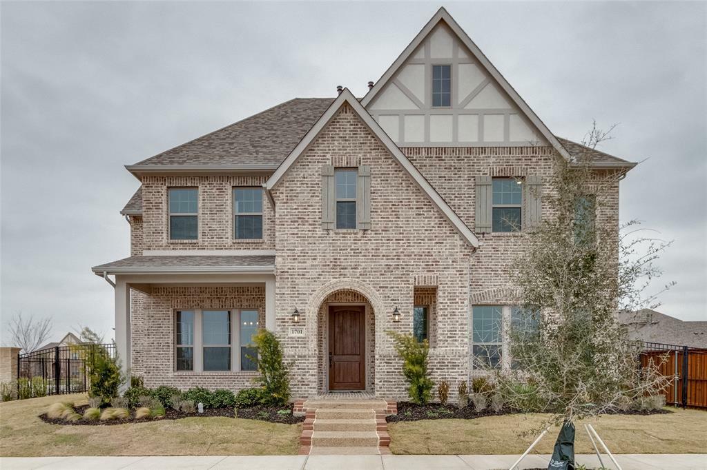 Property Photo: 1701 Silver Marten Trail TX 76005