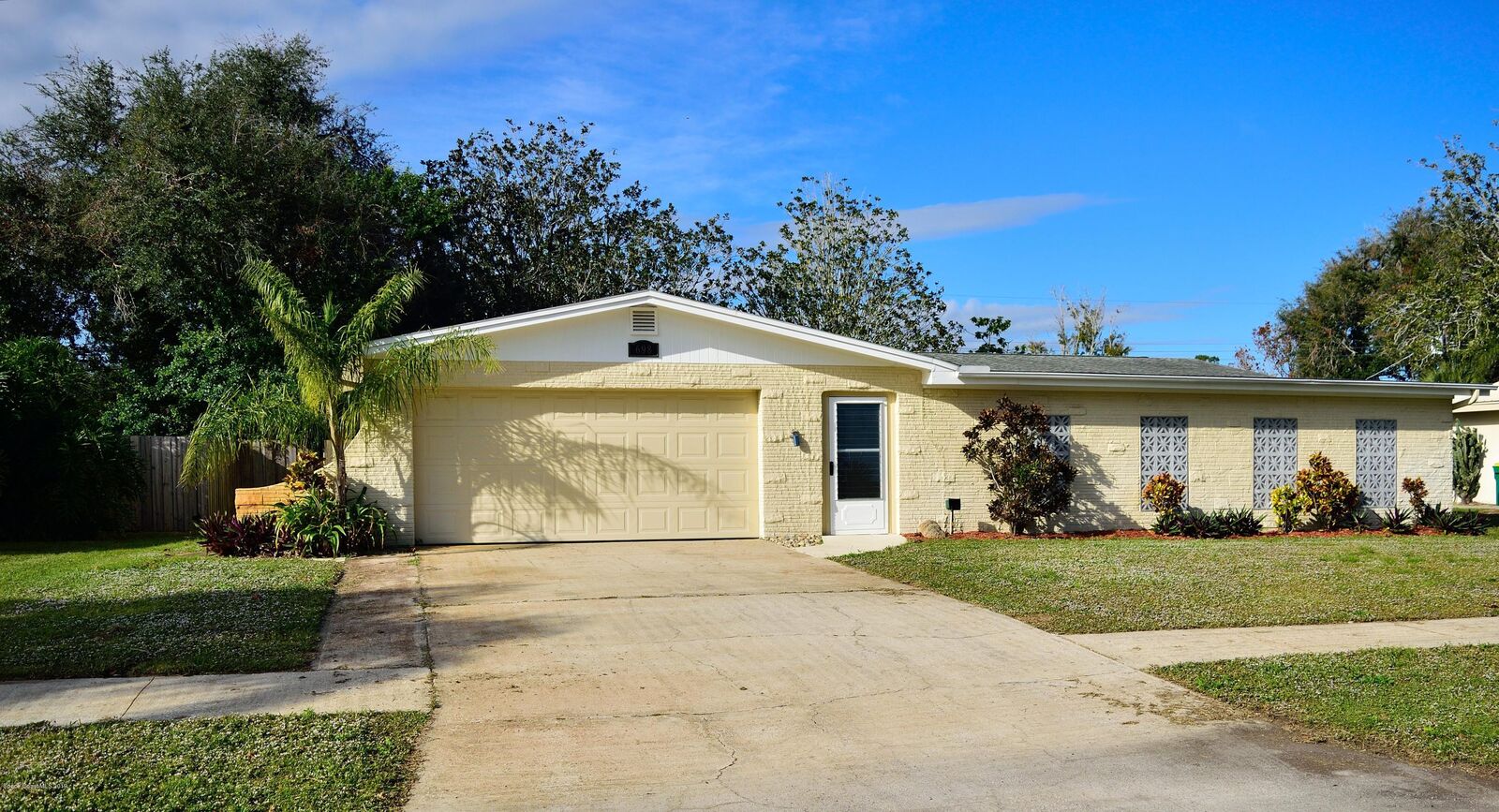 Property Photo: 698 Aloha Avenue FL 32927