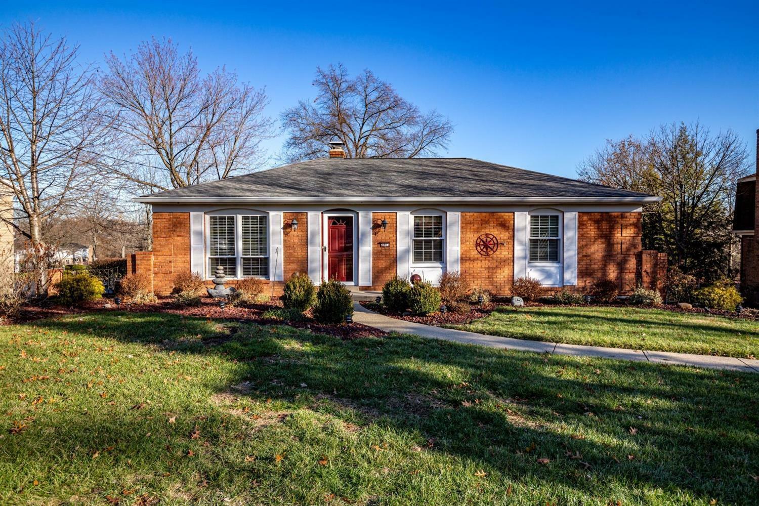 Property Photo:  2862 Springwood Ct  OH 45248 