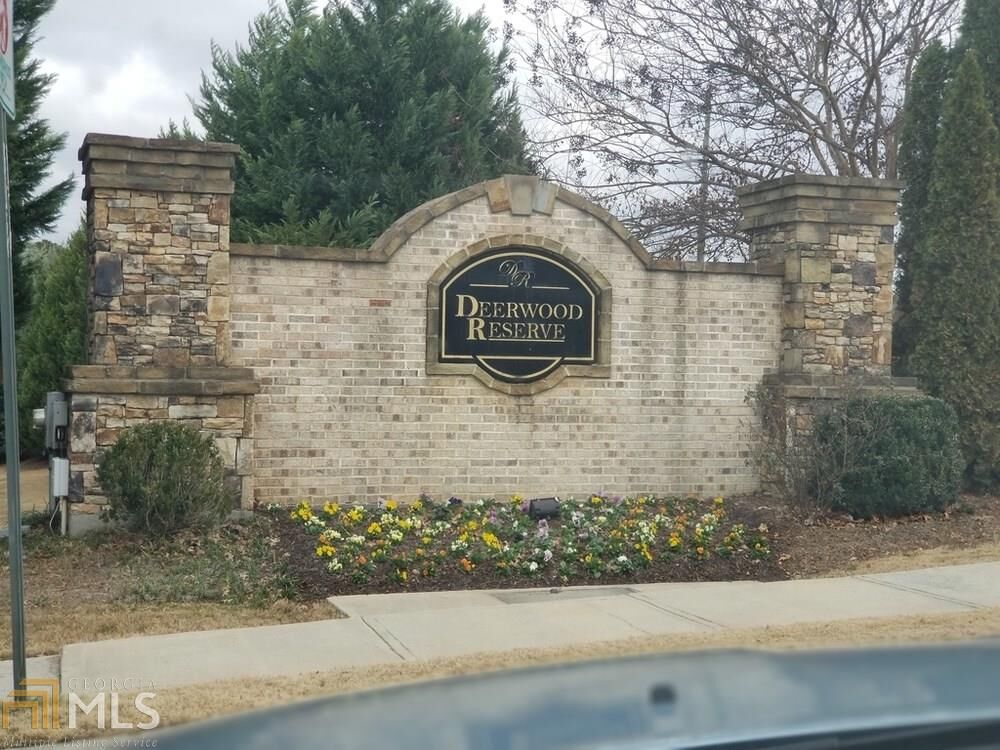 Property Photo:  2833 SW Deerwood Ln  GA 30331 