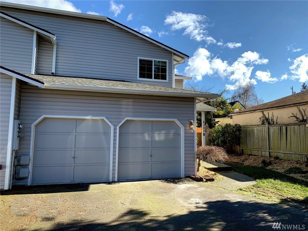 Property Photo:  6307 Berkshire Dr B  WA 98203 