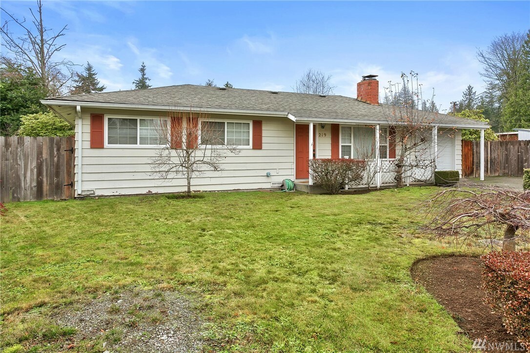 Property Photo:  219 155th St SW  WA 98087 