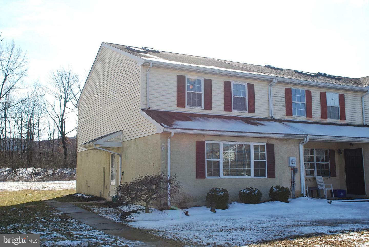 Property Photo:  6 Mimosa Court  PA 18951 