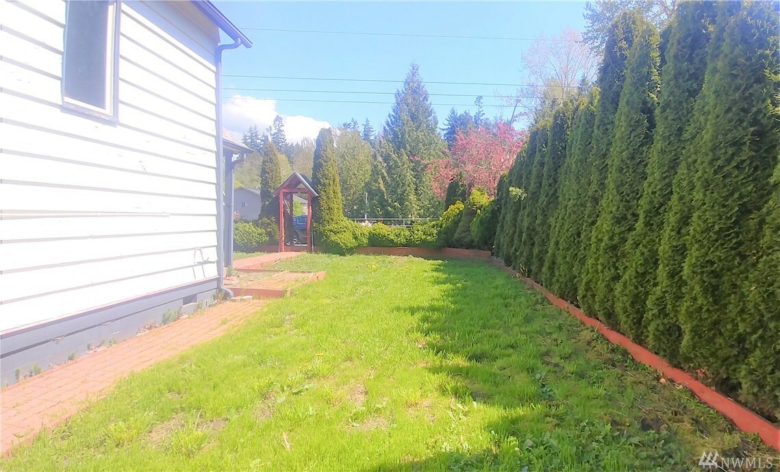 Property Photo: 1507 Lincoln St WA 98229