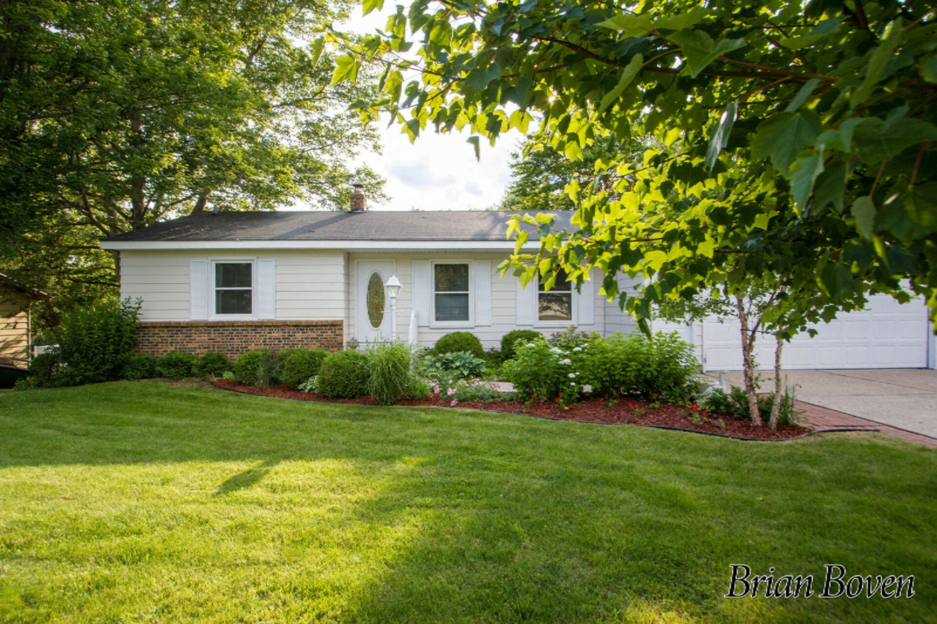 Property Photo:  1925 Keyhill SE  MI 49546 