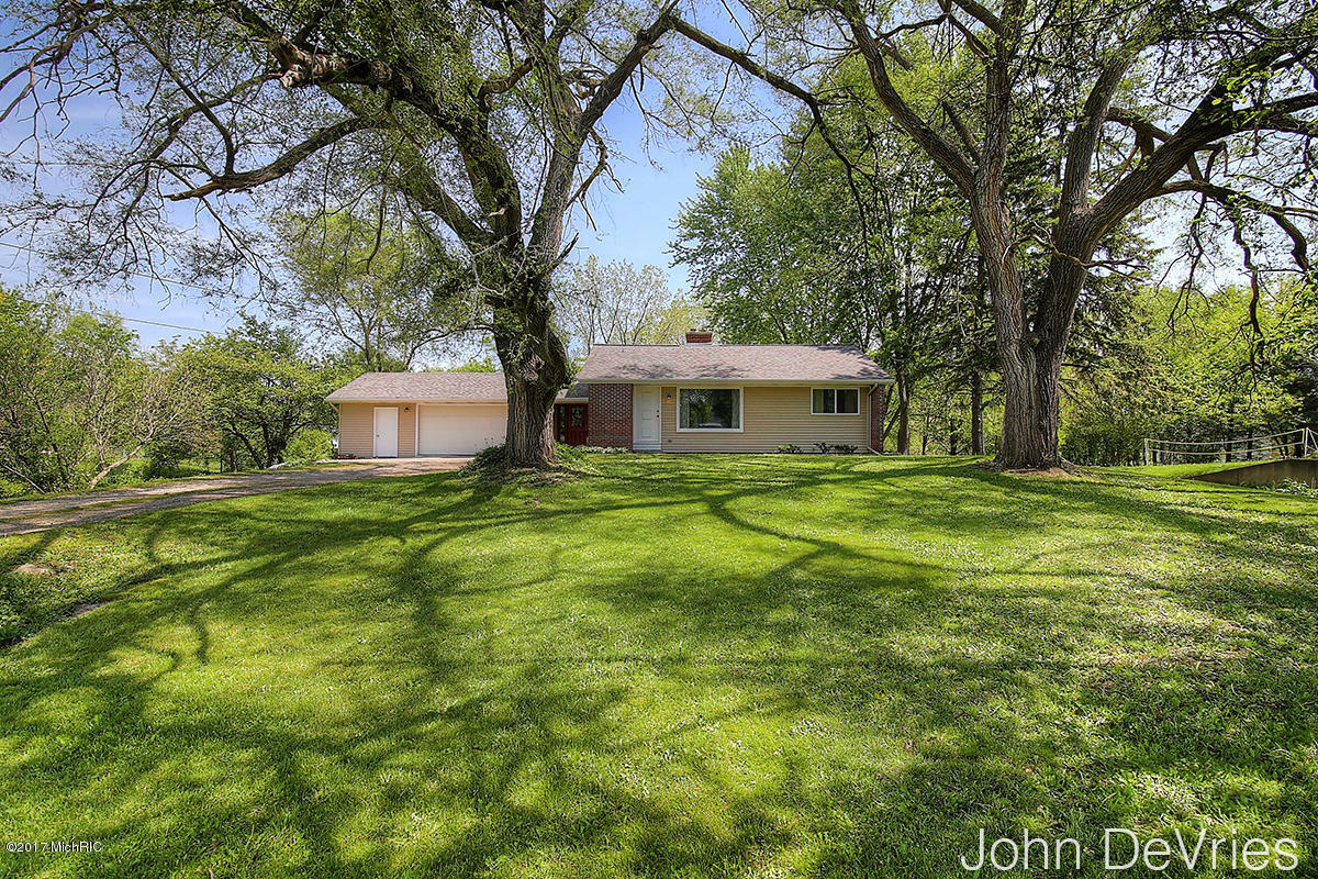 Property Photo:  7862 Cottonwood Drive  MI 49428 