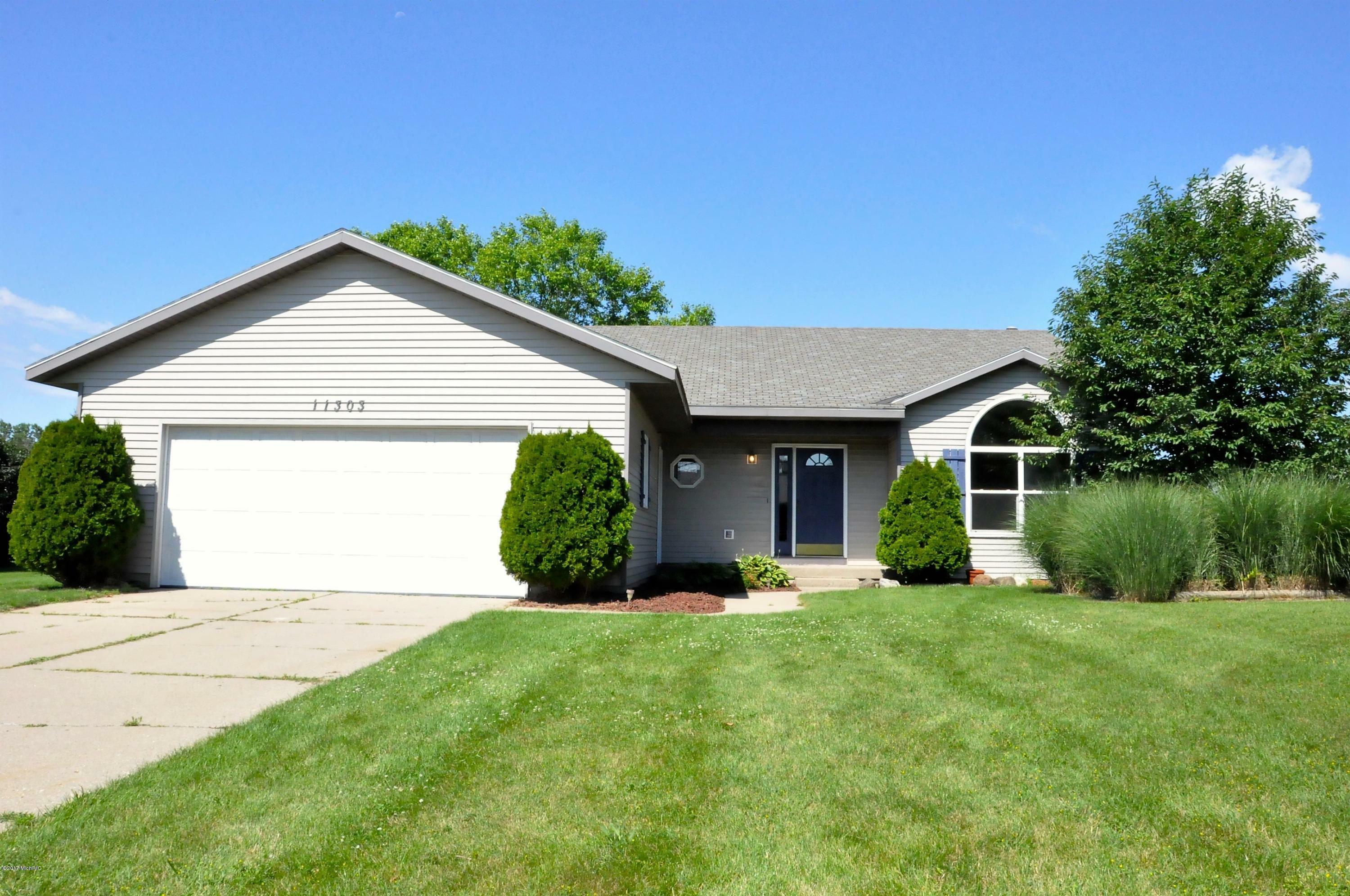 Property Photo:  11303 Ruralview Drive  MI 49424 