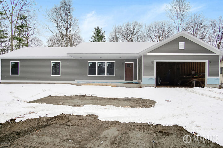2759 Jane Street  Spring Lake MI 49456 photo