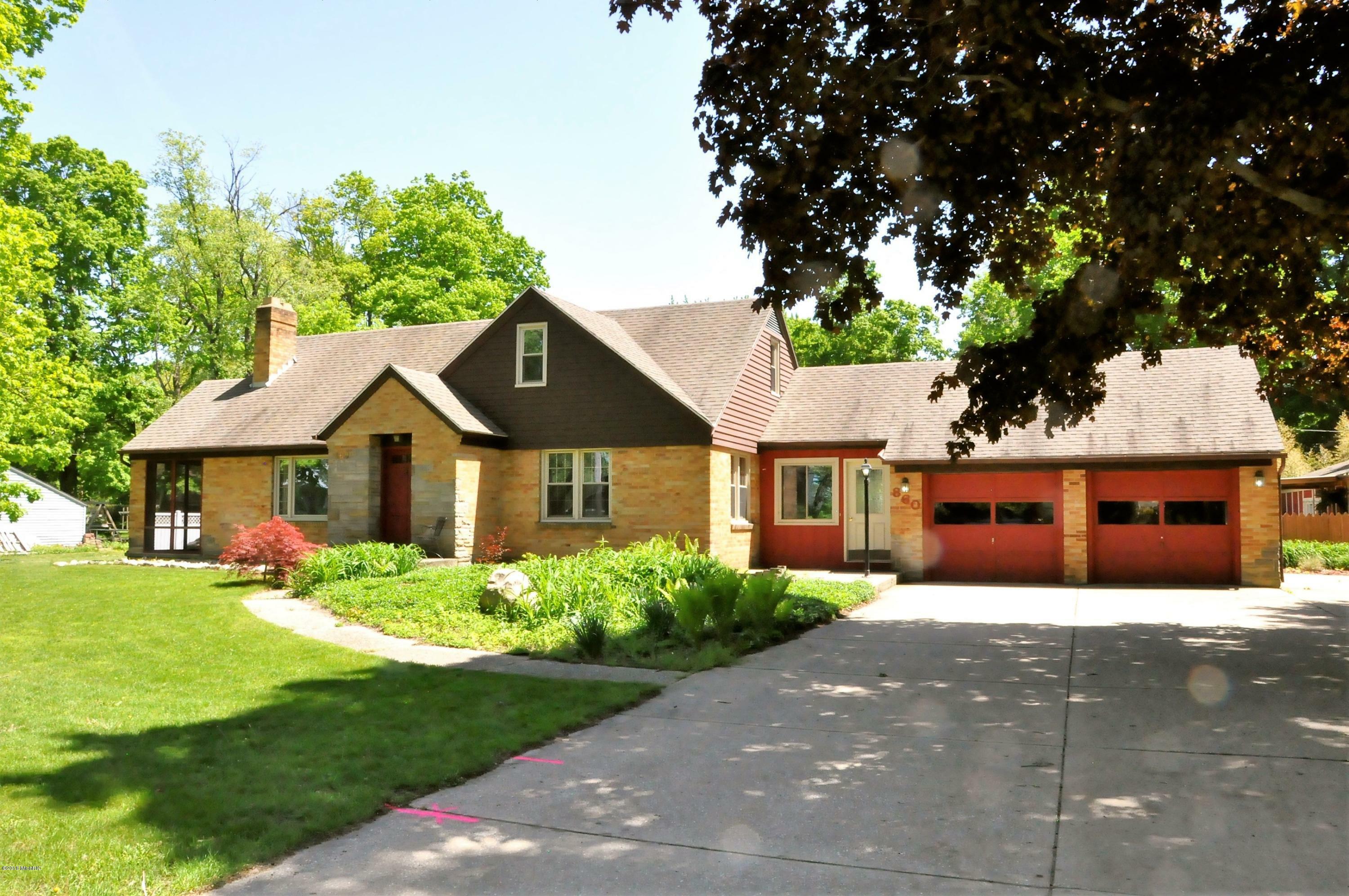 Property Photo:  860 Paw Paw Drive  MI 49423 