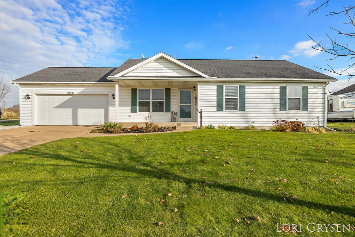 Property Photo:  2146 E Maple Court  MI 49464 