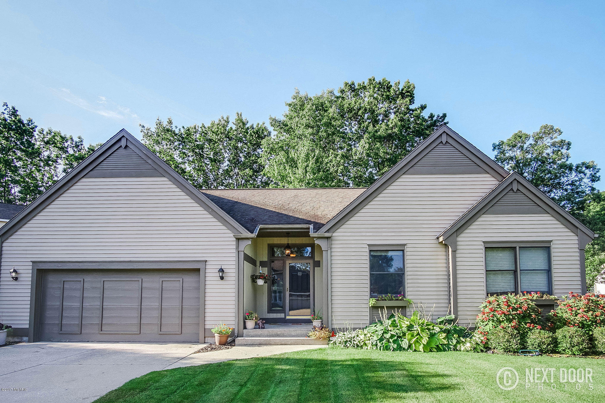 Property Photo: 15154 Wildfield Drive MI 49456