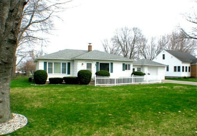 Property Photo:  641 E 11th Street  MI 49423 