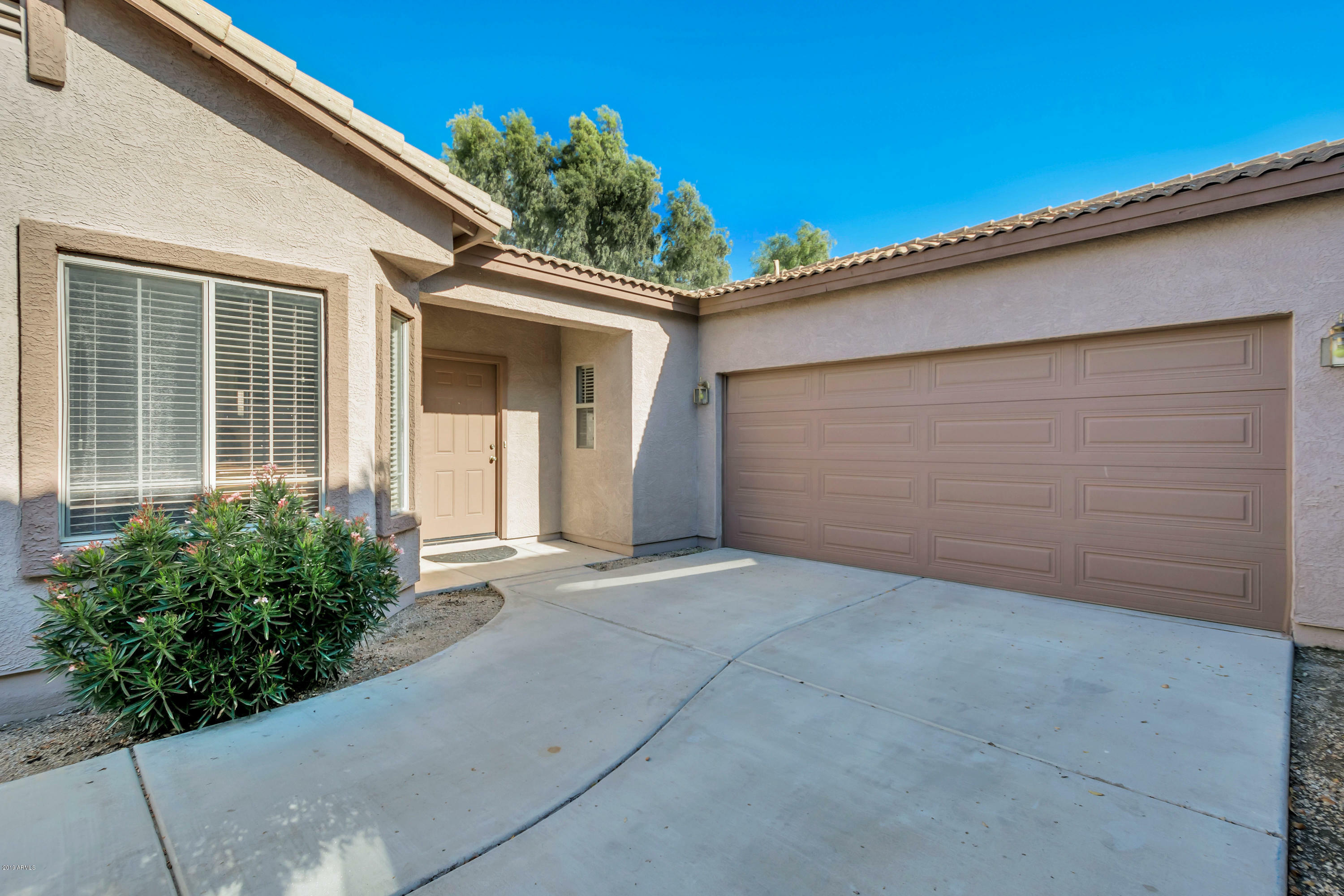 Property Photo: 4905 S Mosley Drive AZ 85249
