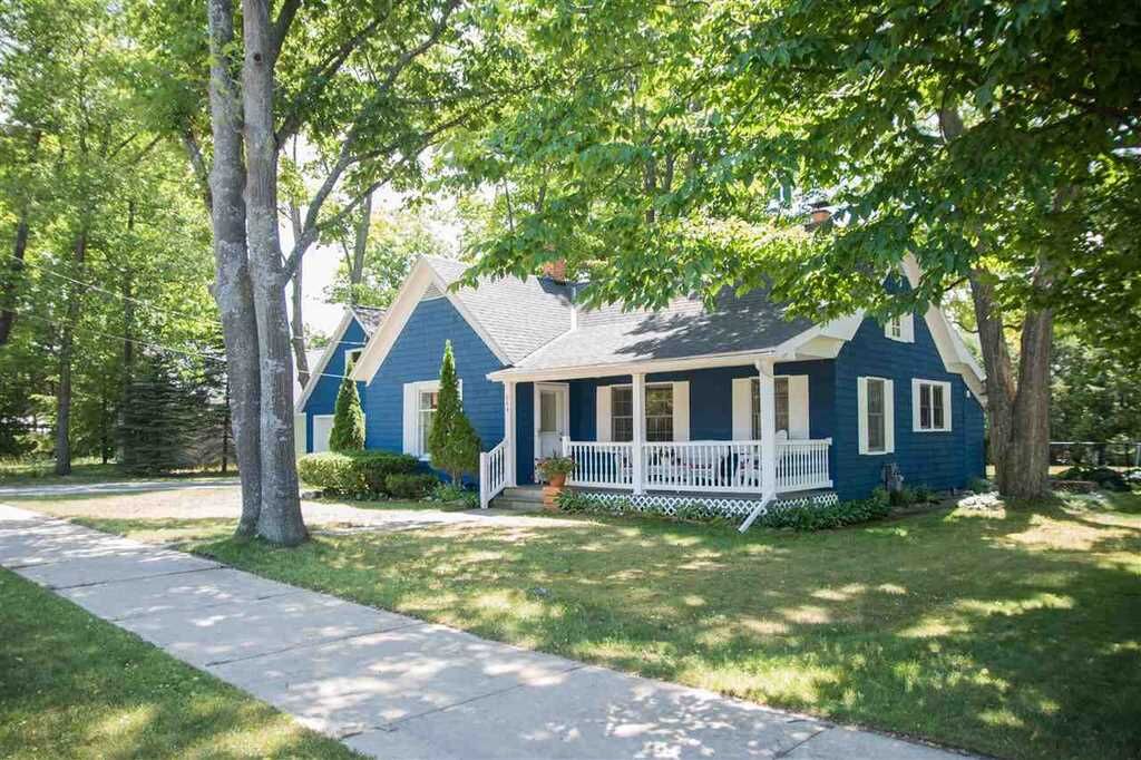 Property Photo: 664 E Lake MI 49740