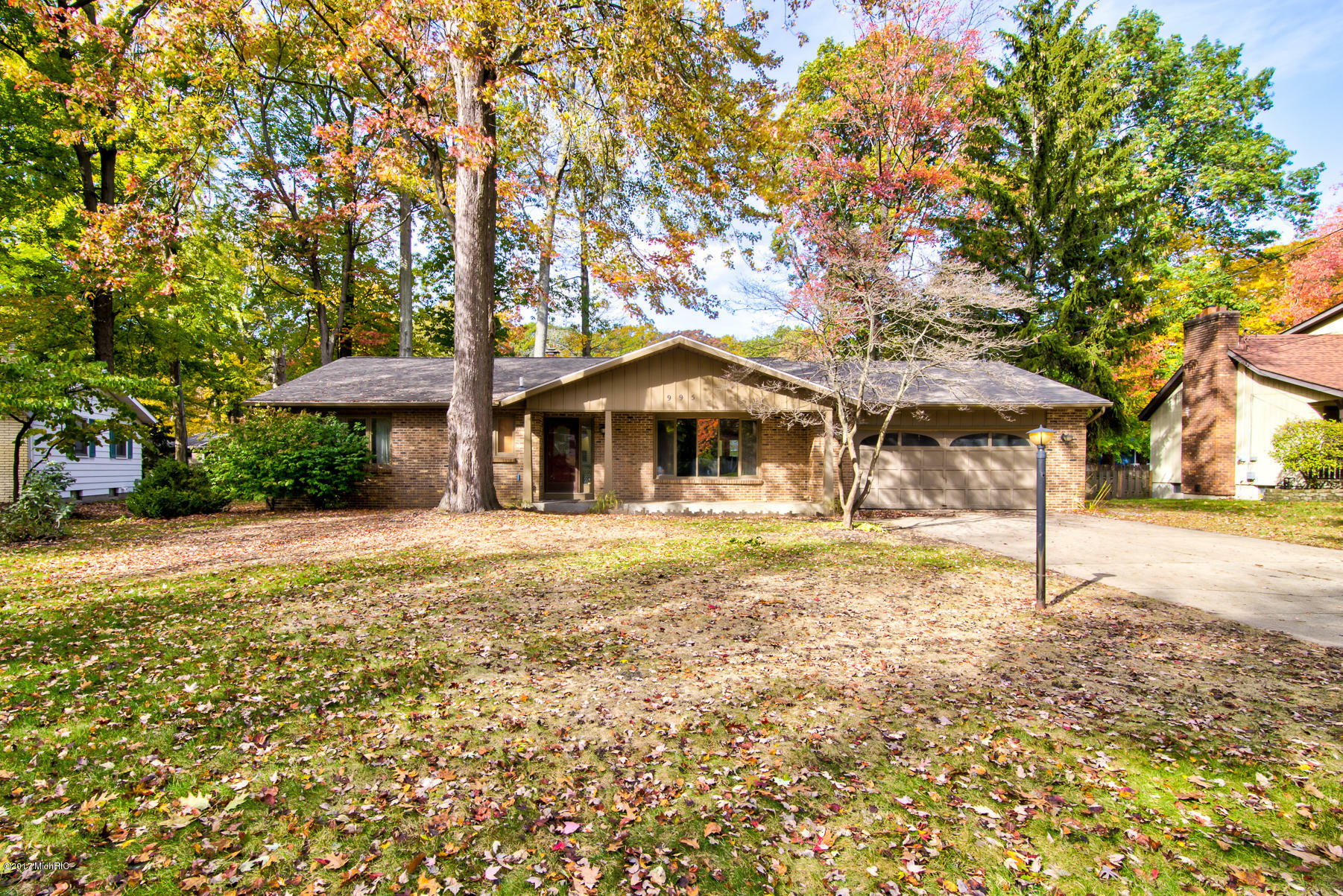 Property Photo:  995 Acorn Drive  MI 49424 