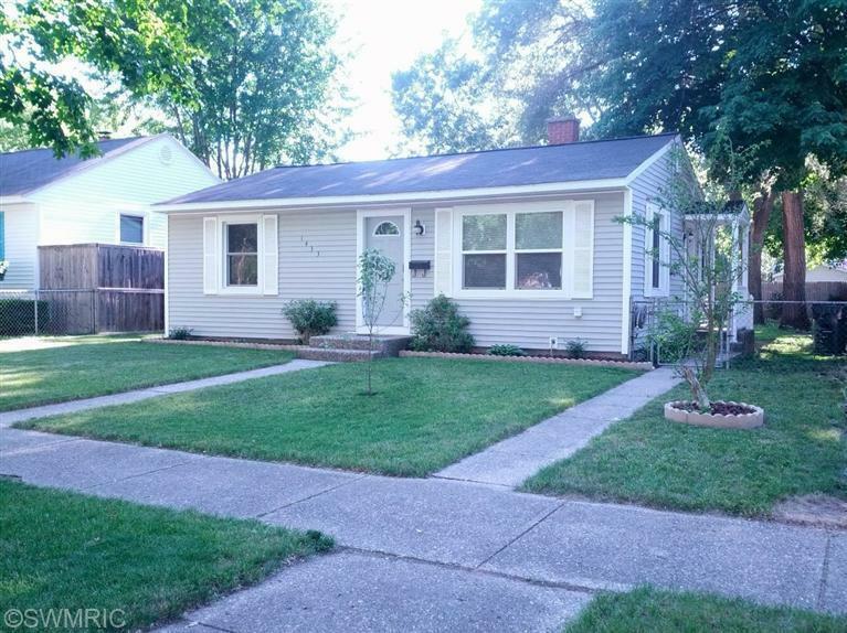 Property Photo:  1433 Kingsley Street  MI 49442 