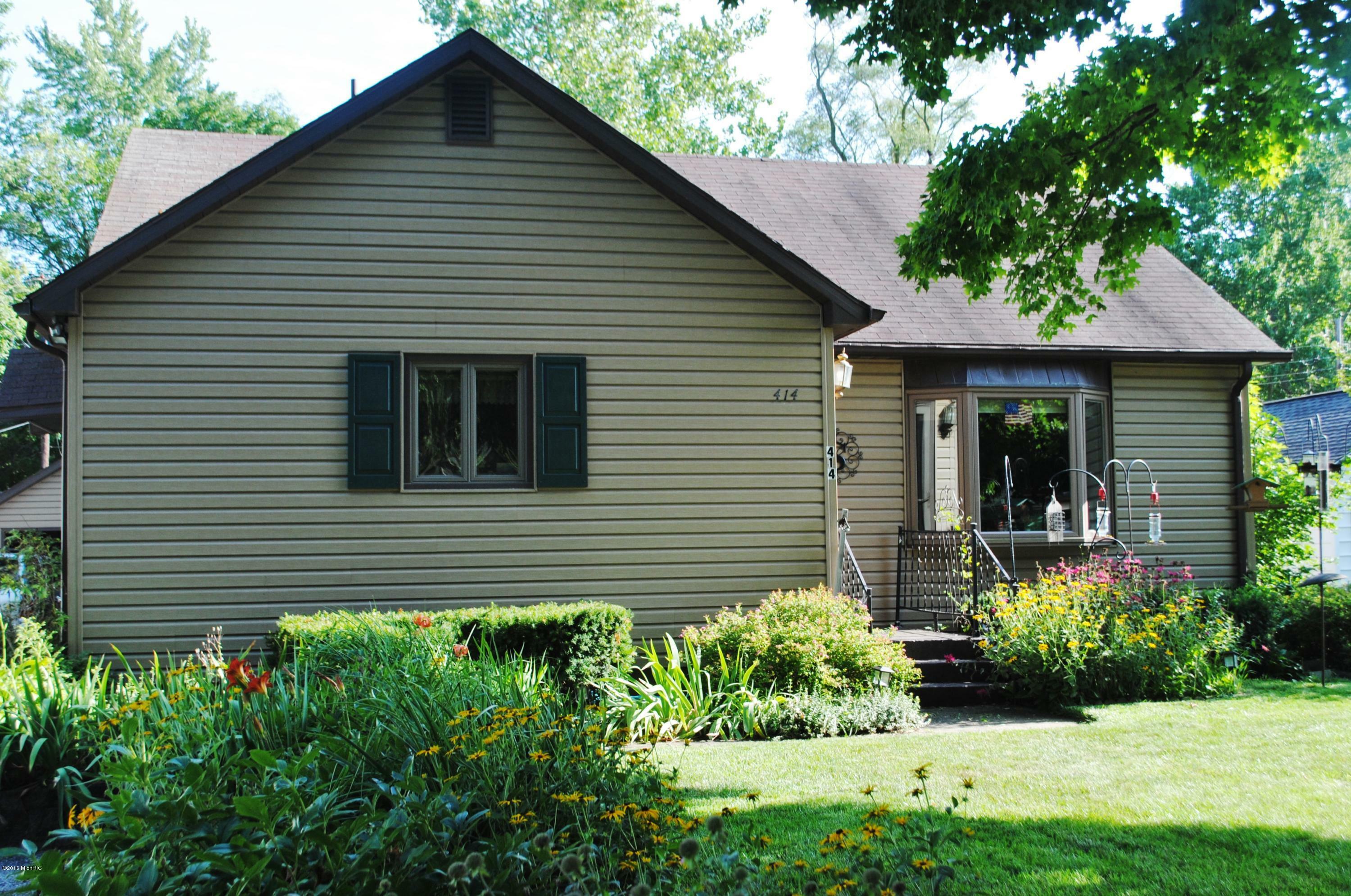 Property Photo:  414 Michigan Avenue  MI 49103 