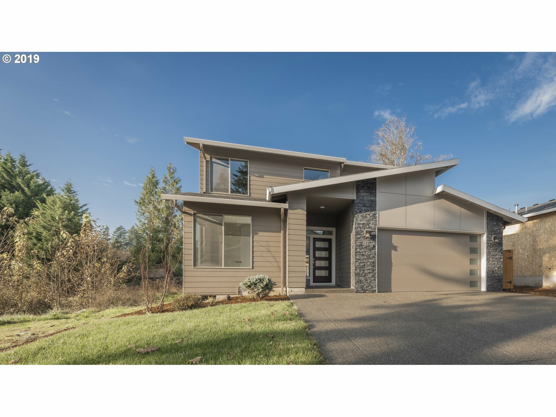 Property Photo:  722 NW 108th Cir  WA 98685 