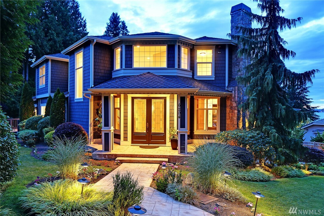 Property Photo:  6204 SE 22nd St  WA 98040 