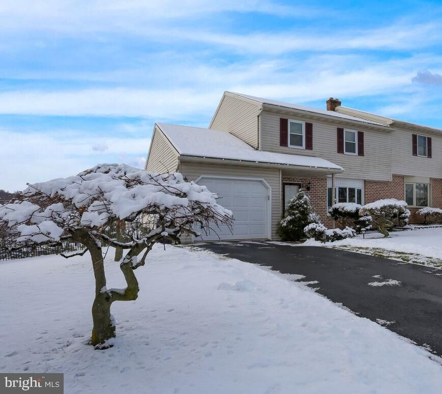 Property Photo: 1714 Acorn Drive PA 19608