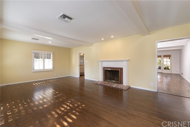 Property Photo: 13037 Hesby Street CA 91423