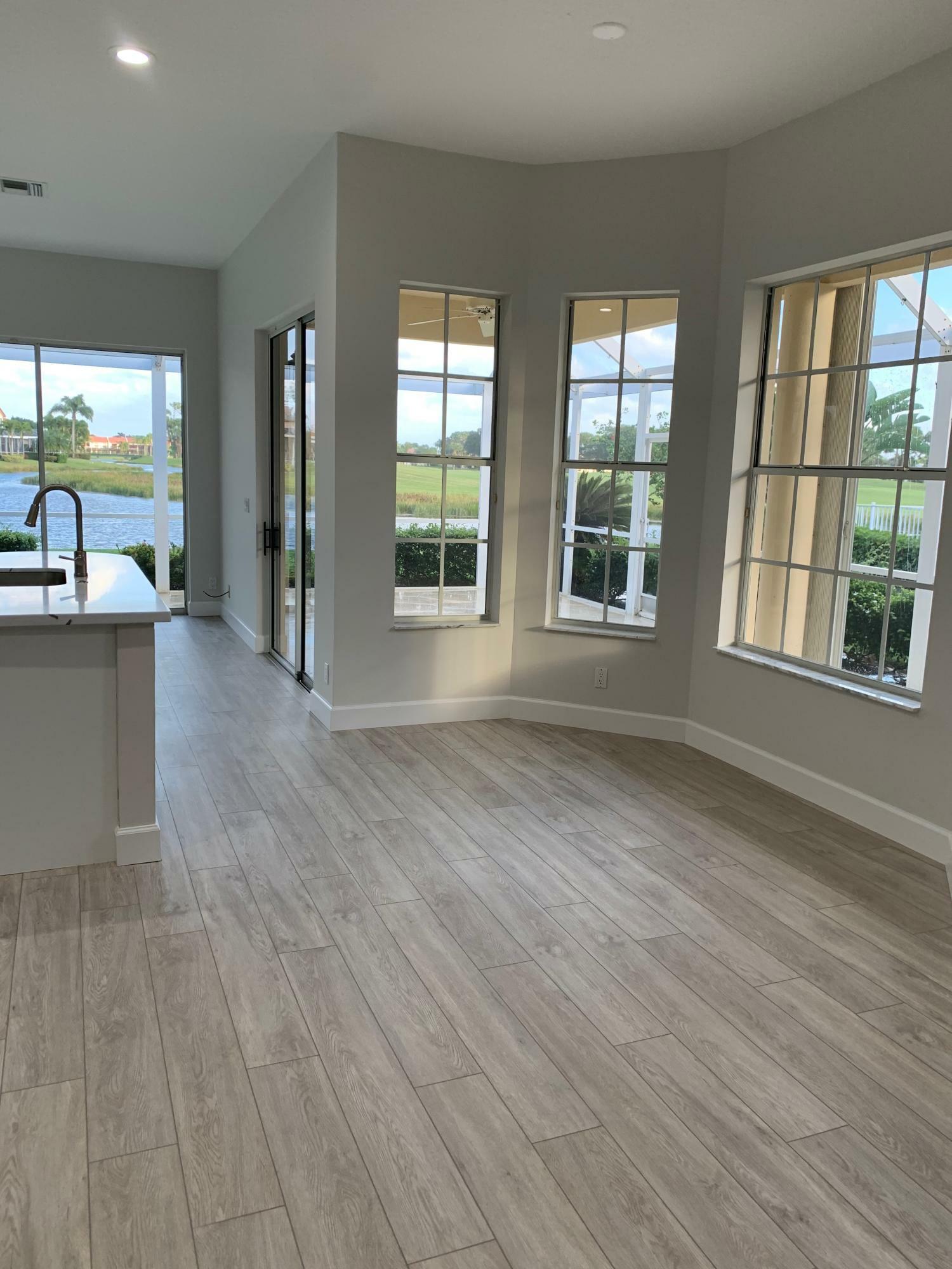 Property Photo: 613 Masters Way FL 33418
