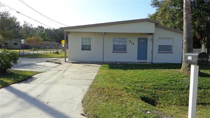 Property Photo:  924 Garden Street  FL 34744