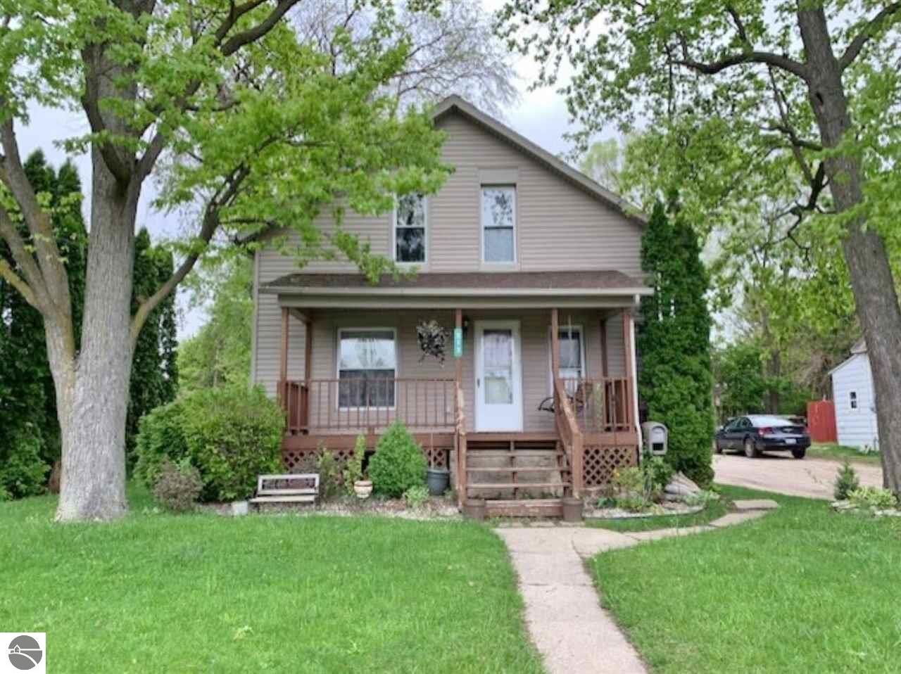 Property Photo:  512 Bridge Avenue  MI 48801 