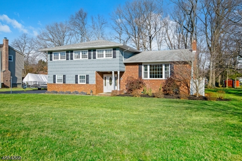 Property Photo:  21 Whitegate Road  NJ 07876 