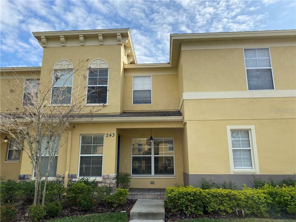 Property Photo: 243 Hardcastle Place FL 33594
